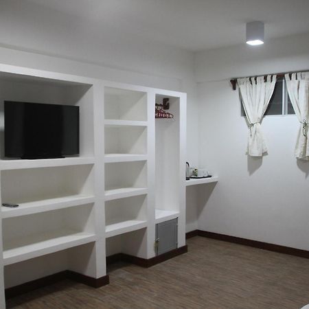 Wind Rider'S Inn Balabag  Room photo