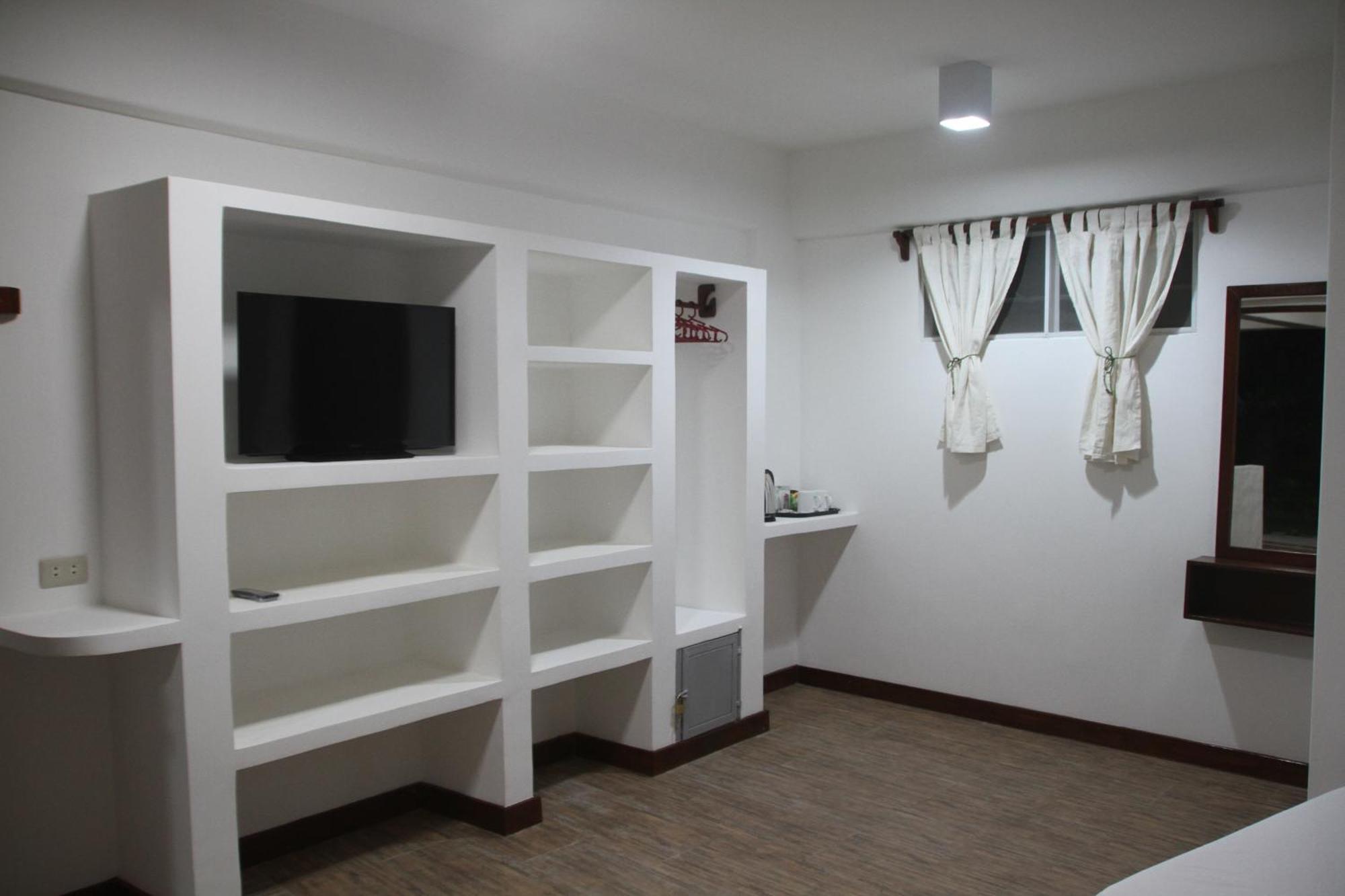 Wind Rider'S Inn Balabag  Room photo
